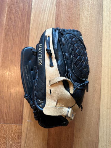 Black Used Mizuno Prospect in Very Good Condition (left hand throw)