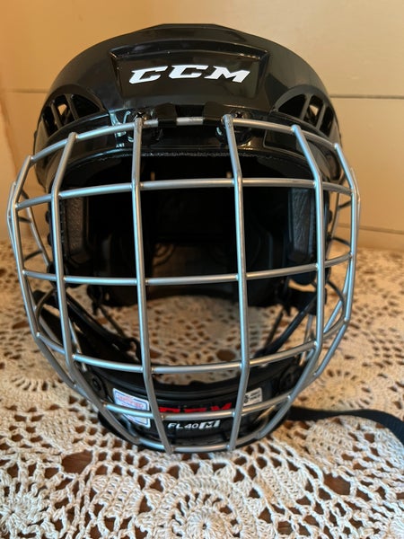 Like New Junior Medium CCM FL40 Helmet + Cage