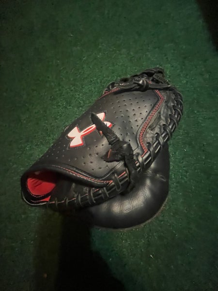 Under Armour Youth Catchers Glove