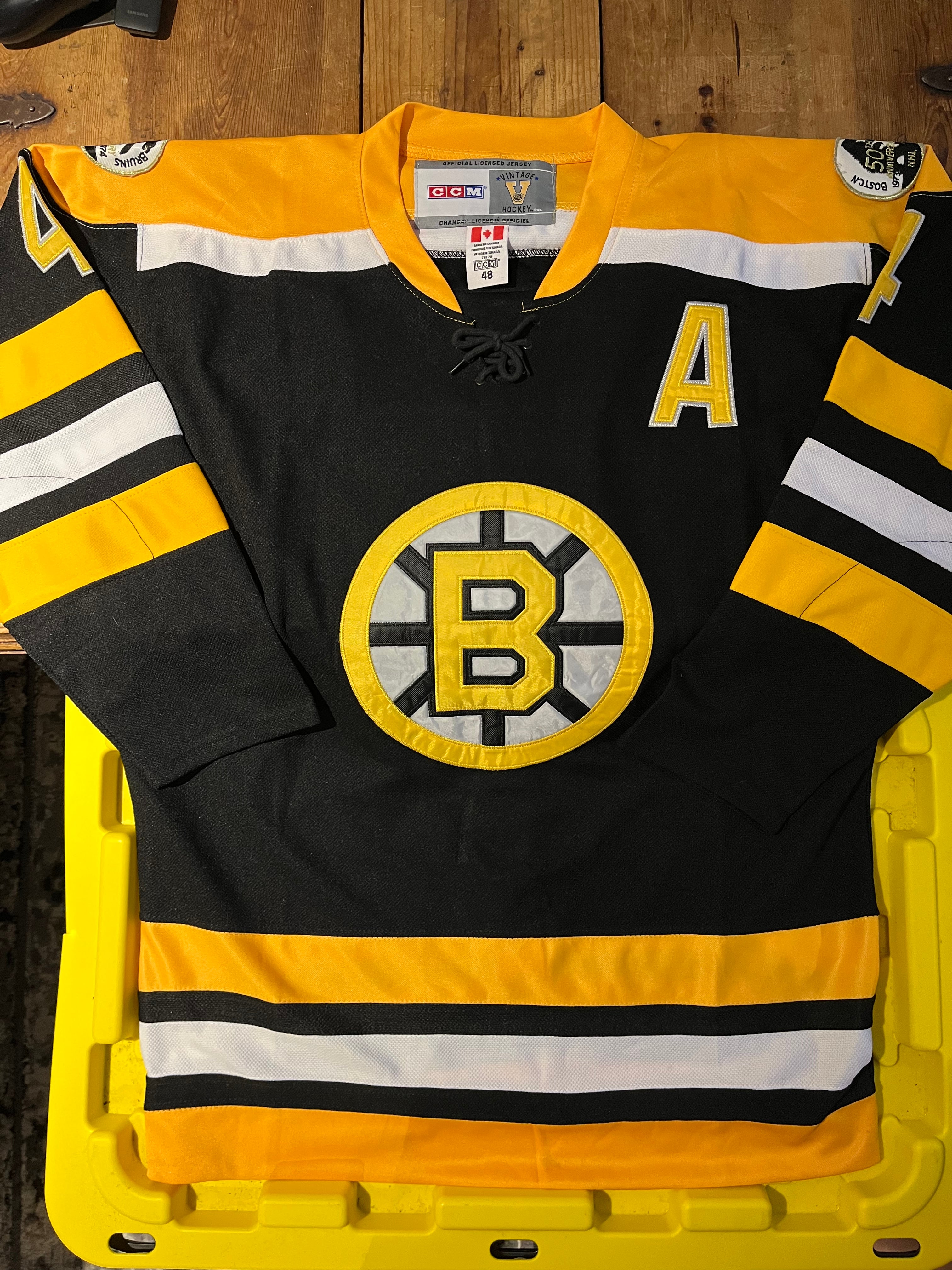 Vintage Starter Boston Bruins #4 NHL Hockey Jersey Black Yellow