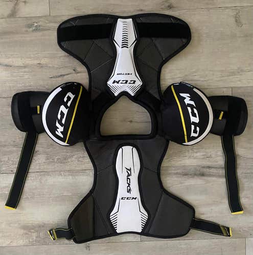 Senior Used Small CCM Vector Shoulder Pads