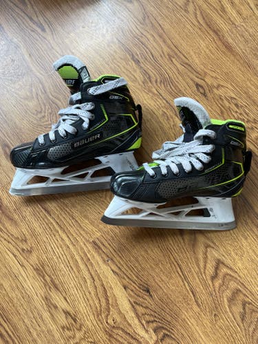 Junior Used Bauer GSX Hockey Goalie Skates Regular Width Size 4.5
