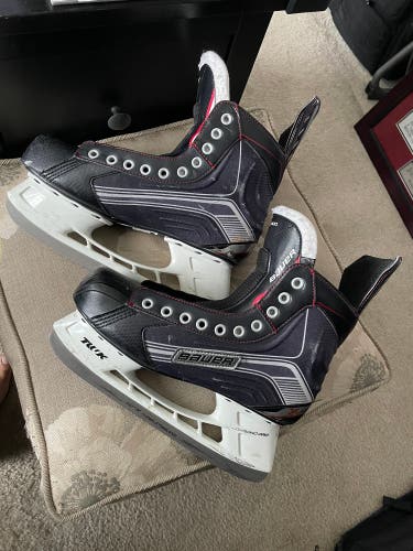 Used Bauer Extra Wide Width  Size 7.5 Vapor X400 Hockey Skates
