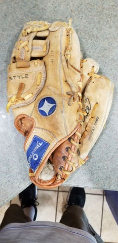 Used Spalding Right Hand Throw Outfield Baseball Glove 12.5"