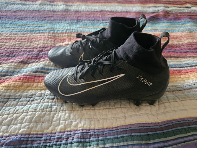 Men's Used Size 7.5 (Women's 8.5) Molded Cleats Nike Mid Top Vapor Untouchable Pro 3