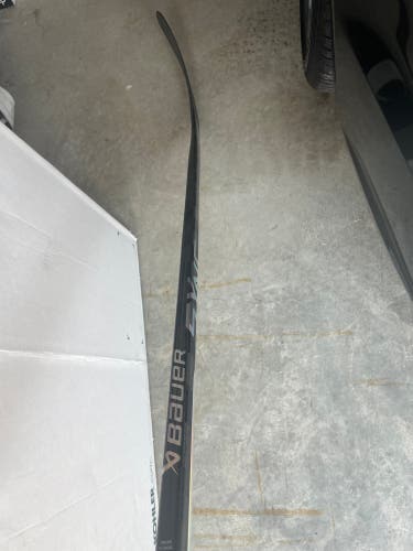 Intermediate Right Handed P92 Pro Stock Nexus SYNC Hockey Stick