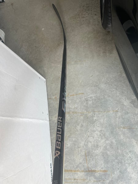 Intermediate Right Handed P92 Pro Stock Nexus SYNC Hockey Stick