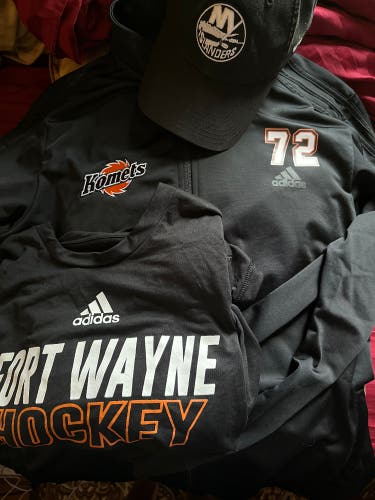Fort Wayne Komets Track Suit-Shirt Bundle