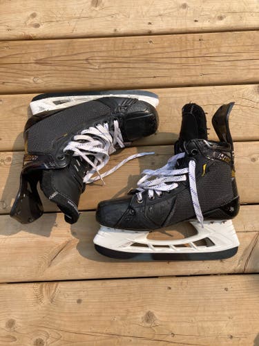 Senior Used Bauer Supreme UltraSonic Hockey Skates Regular Width Pro Stock Size 8