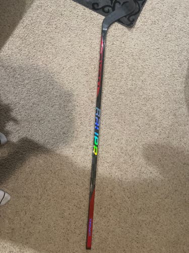 Senior Right Handed P28 Nexus Sync Hockey Stick