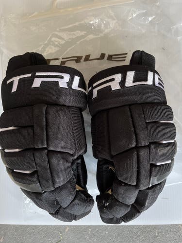 True A2.2 Hockey Gloves 14” Brand New