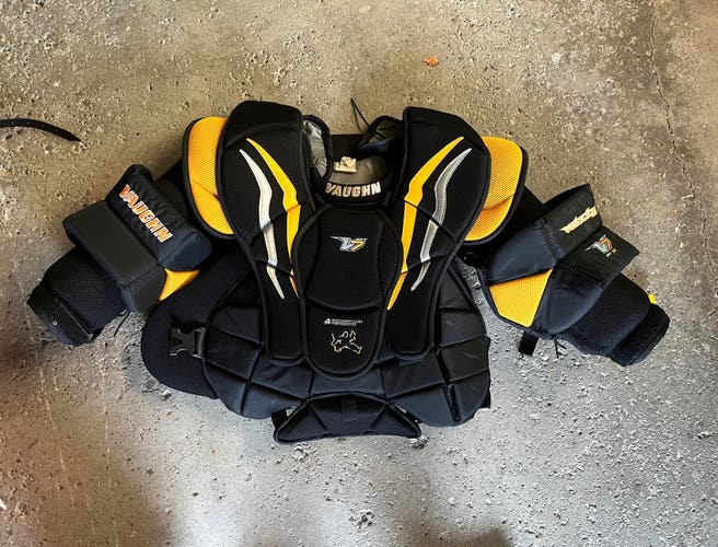 Used XL Vaughn Velocity V7 XF Int Goalie Chest Protector
