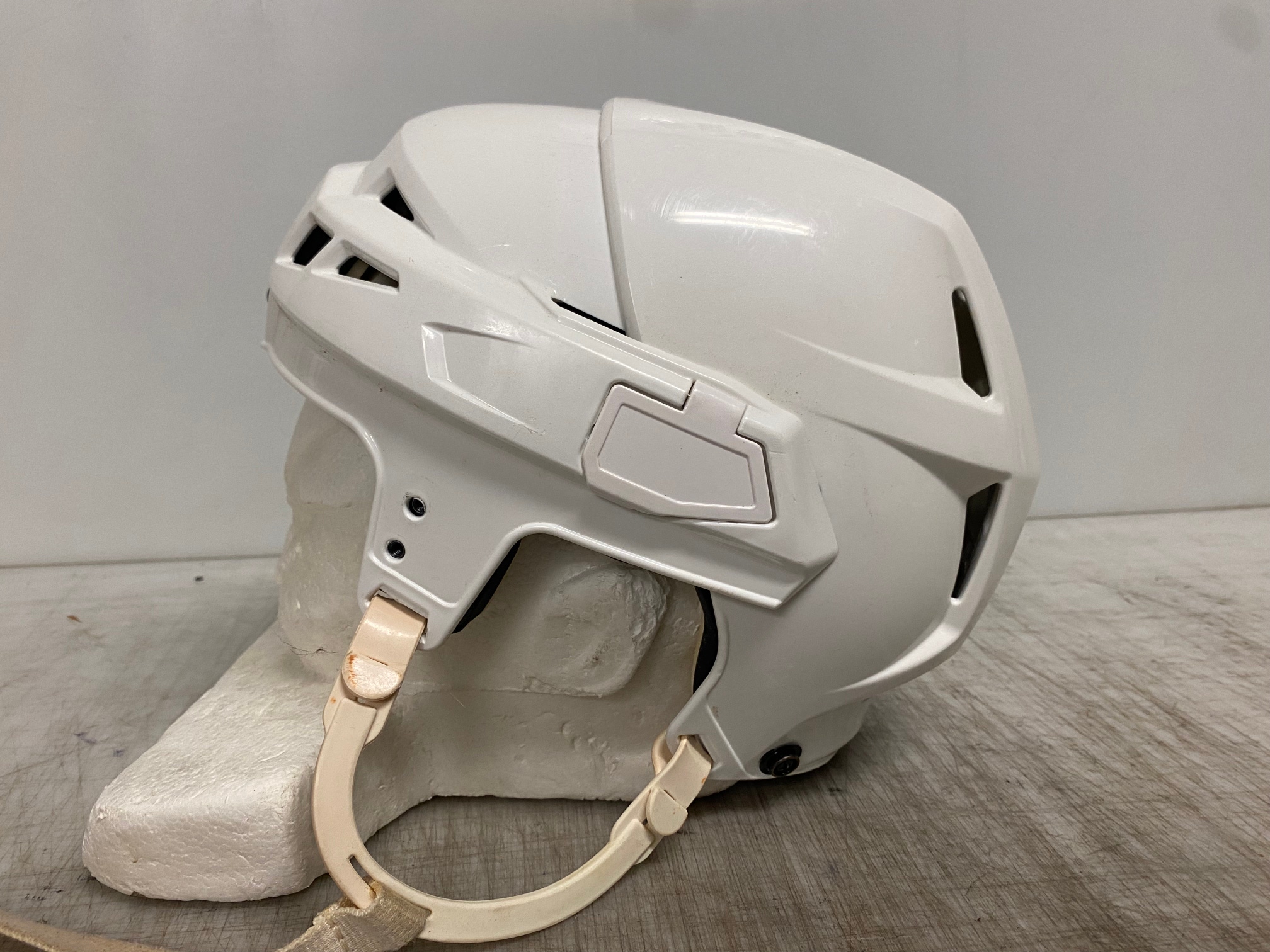 CCM V08 Pro Stock Hockey Helmet White Small 4295