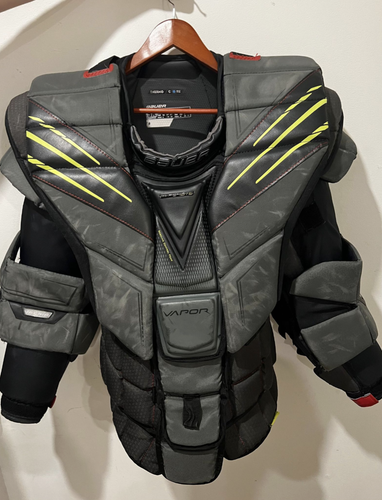 Used Large Bauer Hyperlite Goalie Chest Protector