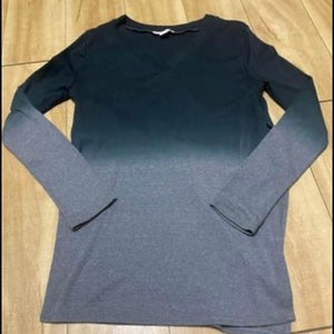 Love Riche Women’s Small Lightweight Sweater