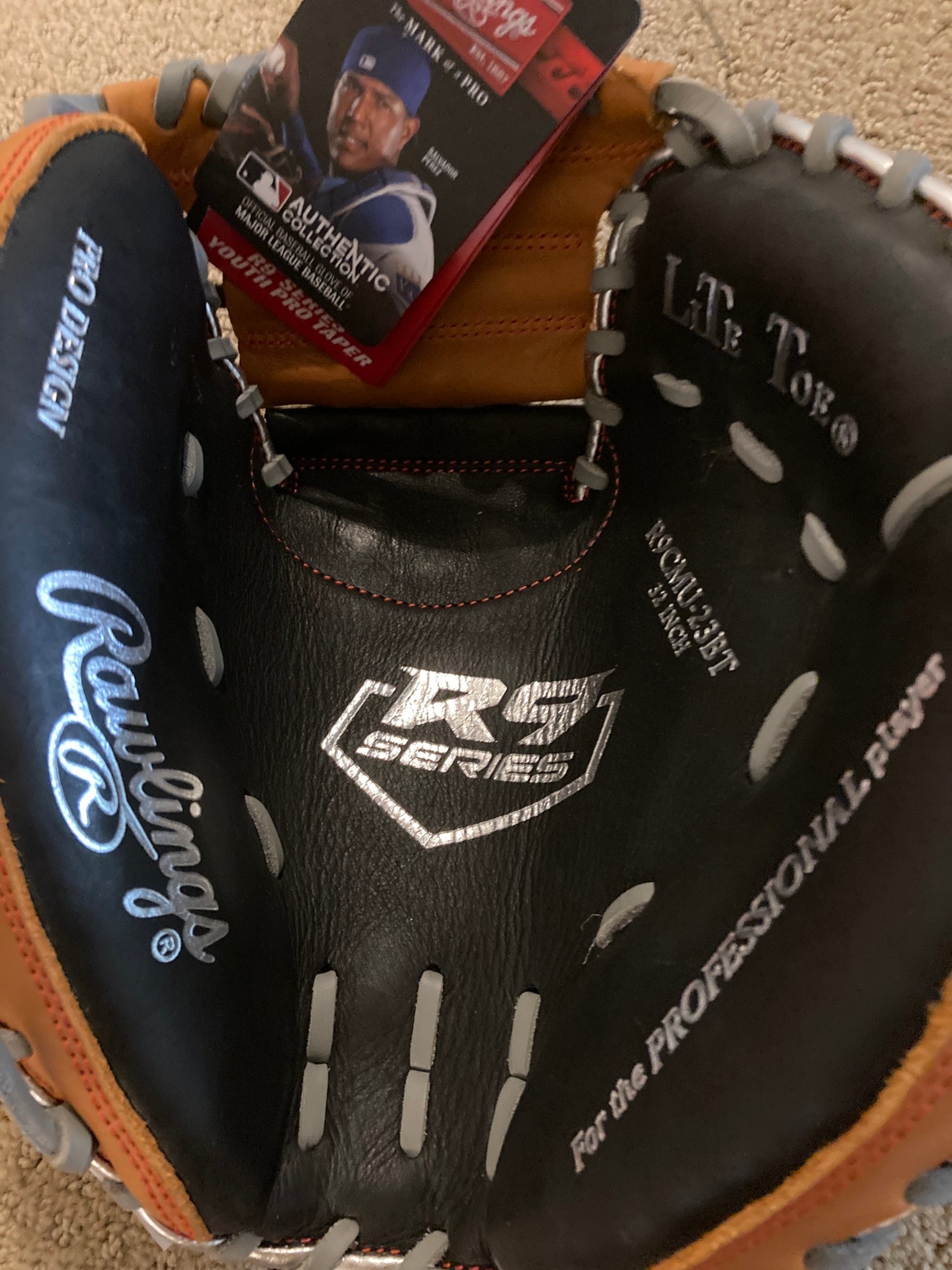 Rawlings R9 32-inch ContoUR Baseball Catcher's Mitt