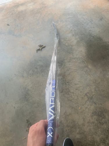 Senior Right Handed Blue Custom P28M Pro Stock Vapor Hyperlite Hockey Stick