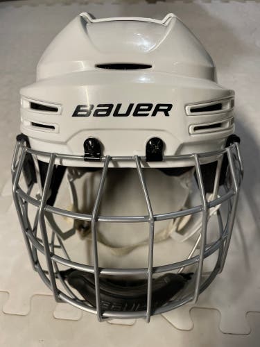 Used Medium Bauer Pro Stock Re-Akt 75 Helmet