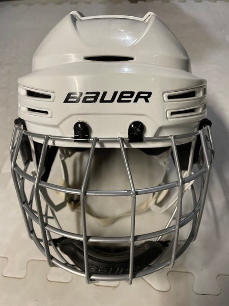 Used Medium Bauer Pro Stock Re-Akt 75 Helmet
