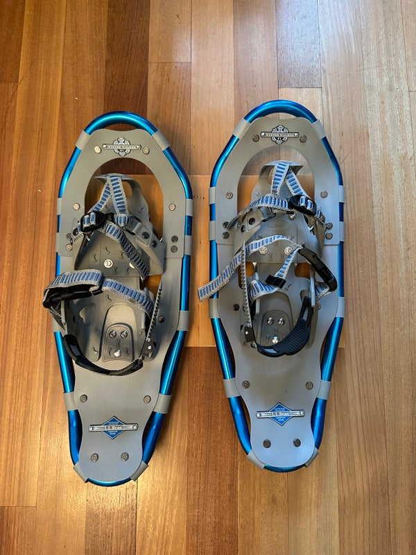 Never Used LL Bean Winter Walker Snowshoes 21"