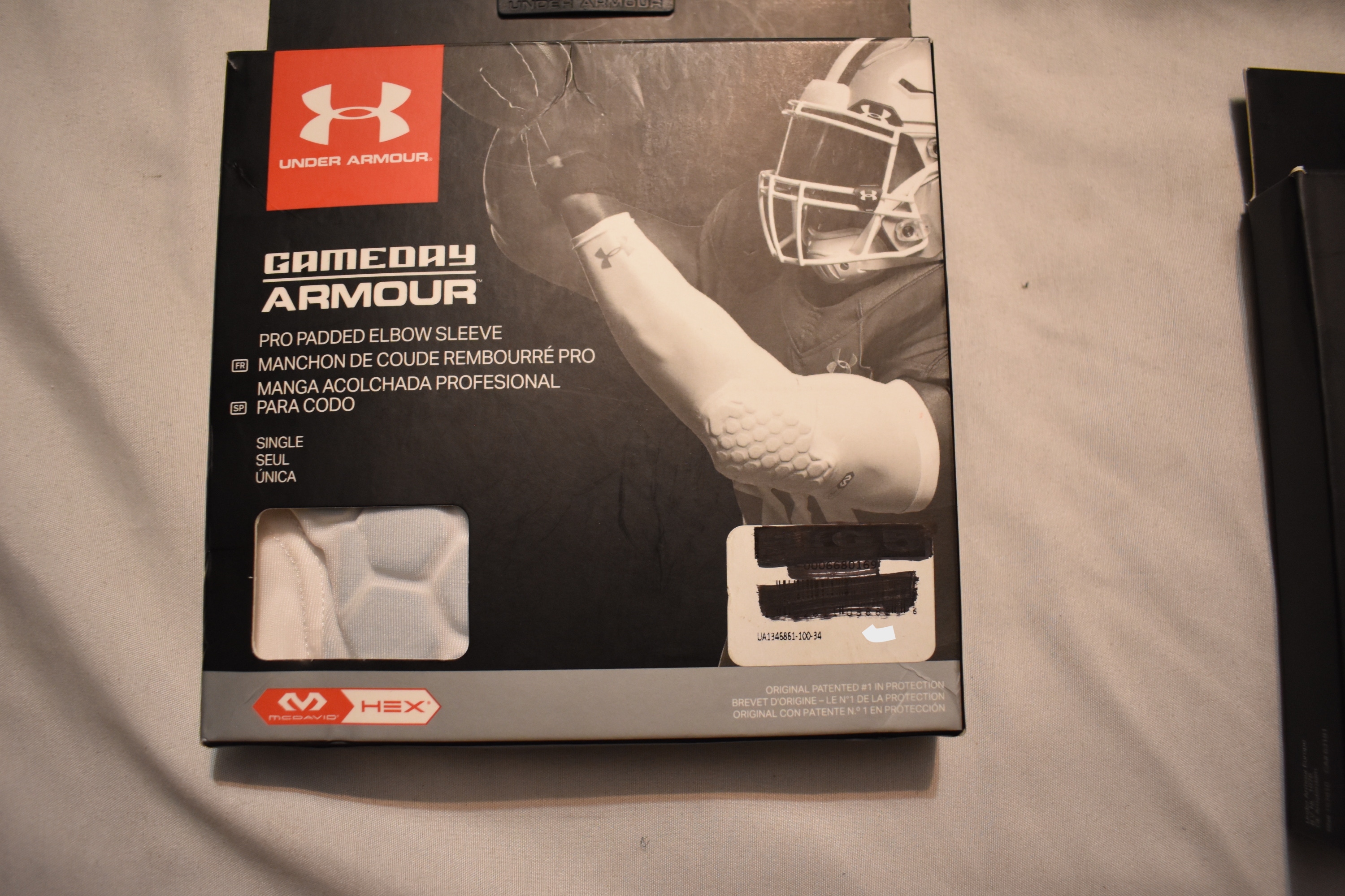 Under Armour Gameday Pro Hex Padded Arm / Elbow Sleeve, White, Large (Open Box)