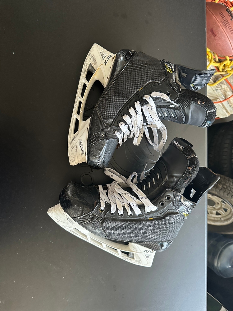Used Bauer Regular Width   Size 8.5 Supreme UltraSonic Hockey Skates