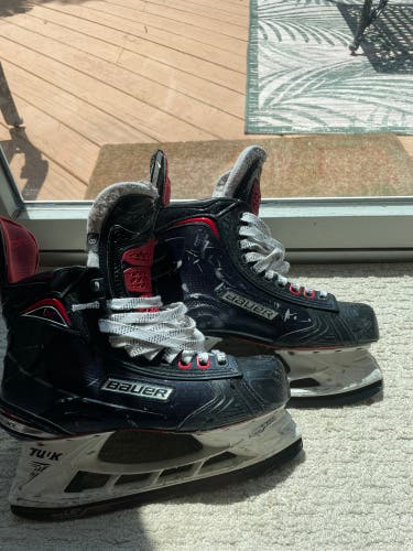 Senior Bauer  Size 8 Vapor 1X 2.0 Hockey Skates