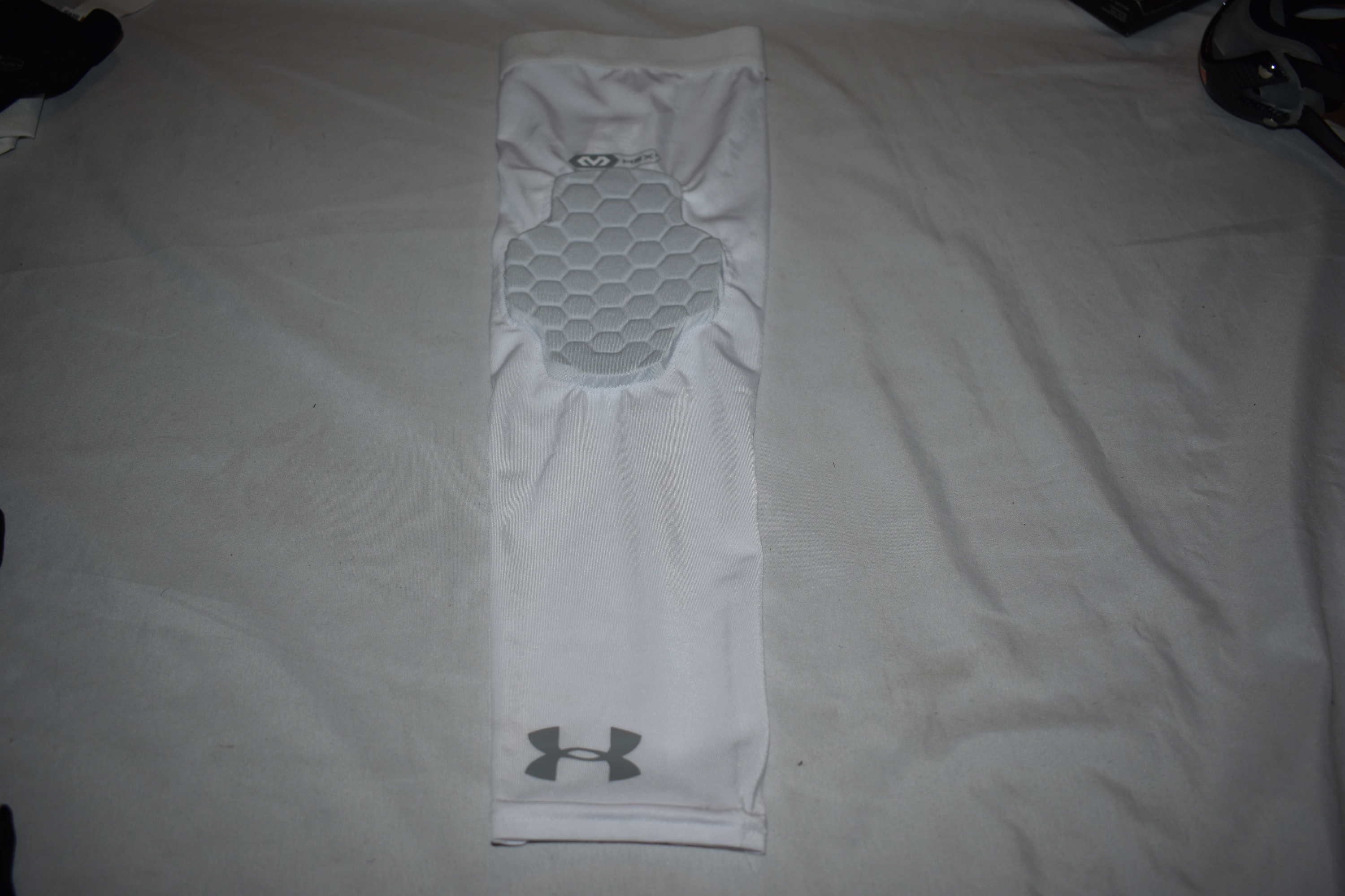 Under Armour Gameday Pro Hex Padded Arm / Elbow Sleeve, White, Large