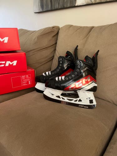 New CCM Size 10 Regular JetSpeed FT6 Pro Hockey Skates With Black Steel
