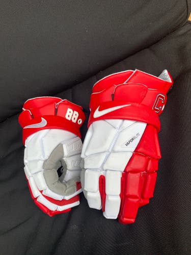 Cornell Used Player's Nike Large Vapor Elite Lacrosse Gloves