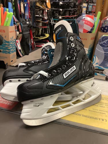 LIKE NEW Bauer X-LP Hockey Skates Youth Size 5 1-4184