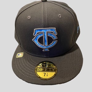MLB 2022 Fathers Day Blue Minnesota Twins 59Fifty New Era Size 7 7/8 Hat * NEW / NWT