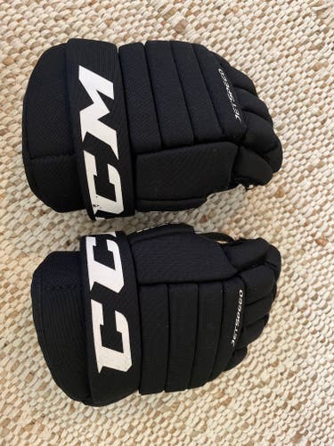 Used CCM Jetspeed FT455 Gloves 11"