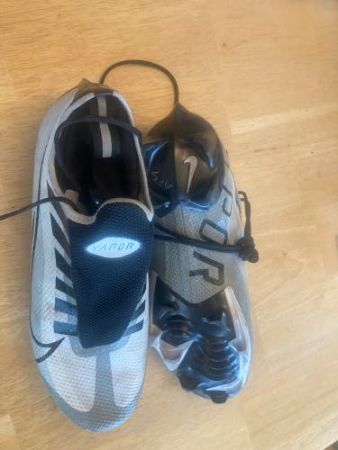 White/ Black Vapor edge pro 360 Size 10