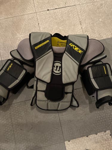 Like New Warrior RX3E Intermediate MD/LG Goalie Chest Pad
