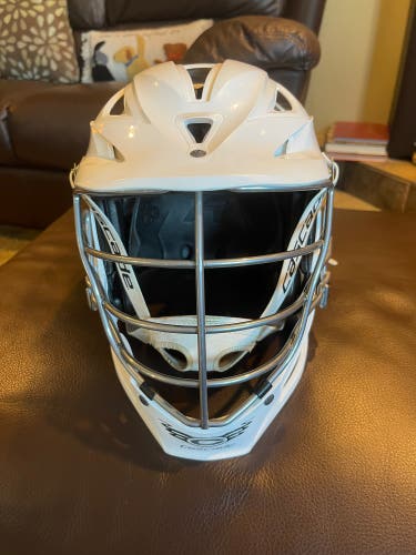 Player's Cascade R Helmet