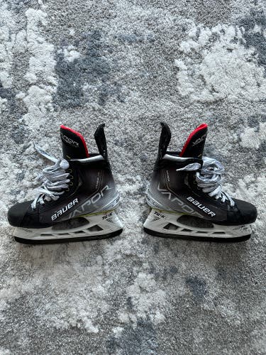 Used Bauer Regular Width   Size 7.5 Vapor Hyperlite Hockey Skates
