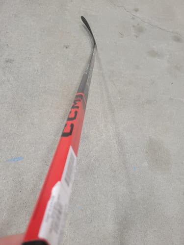 New Intermediate CCM Right Handed Jetspeed FT670 Hockey Stick P28 55 flex