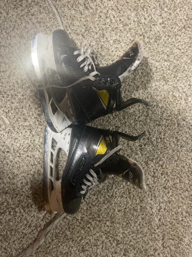 *LIKE NEW* BAUER SUPREME 3S PRO SKATES SIZE 6