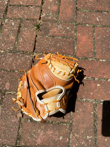 Wilson A2K 33.5” Catcher’s Mitt