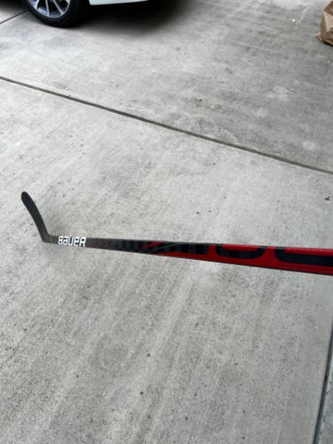 BAUER Vapor FlyLite [Pro Stock - Brett Pesce] Right 87 flex