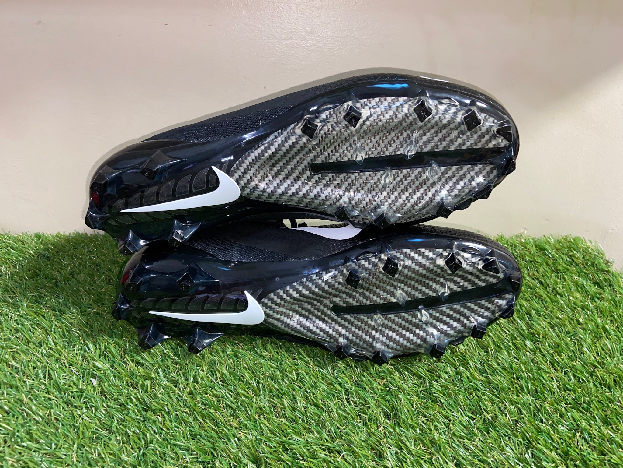 size 12 wide football cleats