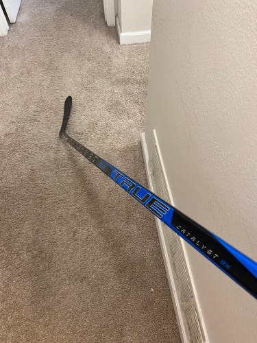 Senior Right Handed TC2.5 Pro Stock Catalyst 9X Hockey Stick