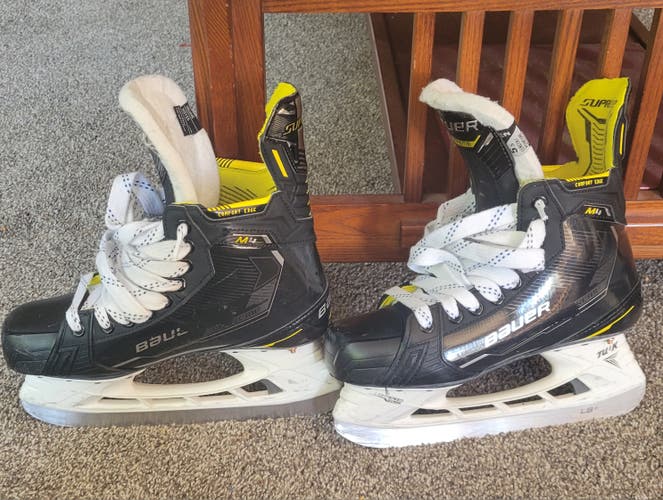 Senior Used Bauer Supreme M4 Hockey Skates Size 5.5