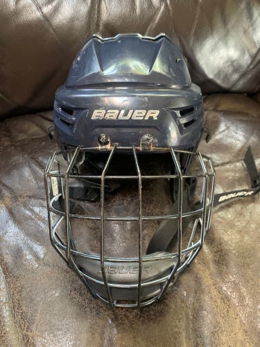 Used Small Bauer  Re-Akt 150 Helmet