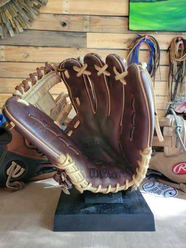 Wilson A2000 1787 RHT 11.75"