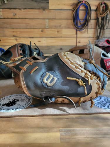 Wilson Catchers Mitt A2000 Pro Stock CM33- 33"