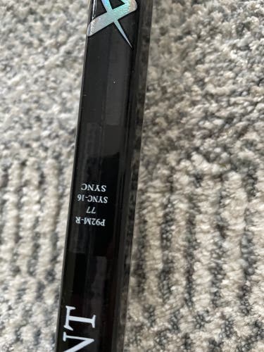 Senior Right Handed P92M Nexus Sync Hockey Stick