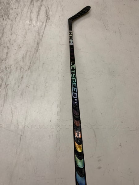 Intermediate Right Handed P28 JetSpeed FT5 Pro Hockey Stick