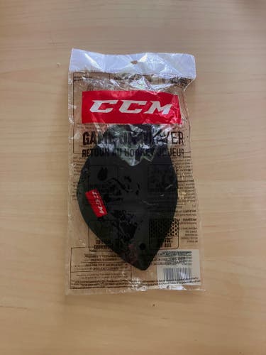 New CCM Hockey Game On Player Face Mask